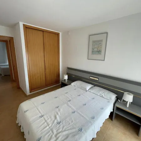 Apartamento Con Piscina Frente Al Mar Apartment *